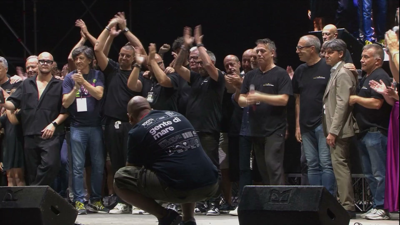 Consegna del riconoscimento sul palco