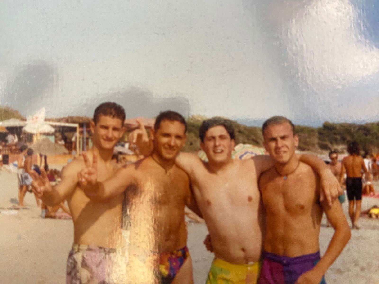 Quattro amici in spiaggia